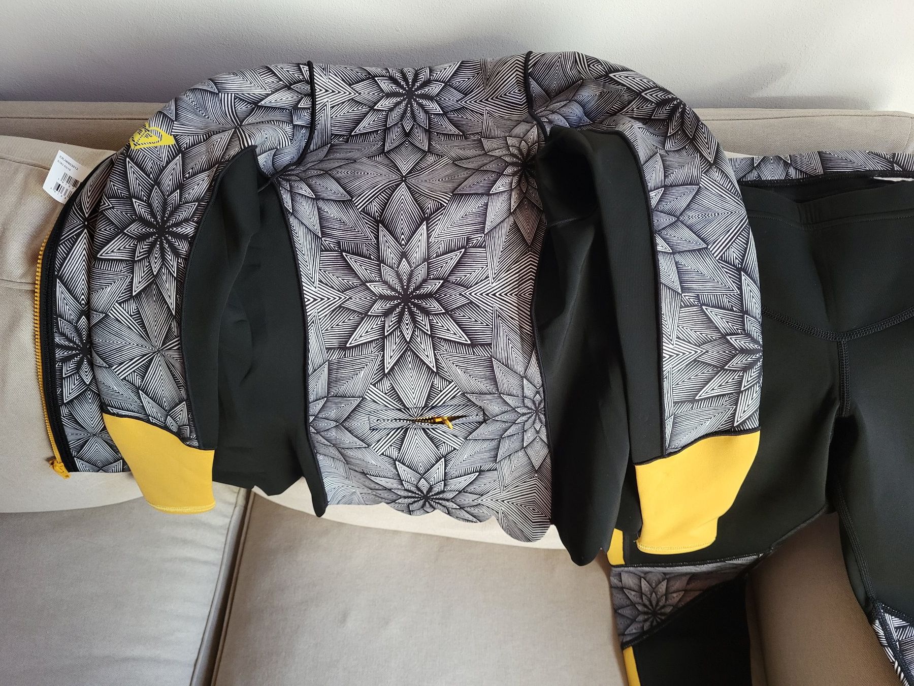 Roxy Completi & Tailleur: Roxy Surfanzug Damen – Usato da Schaffhausen venduto da Bobi013 1