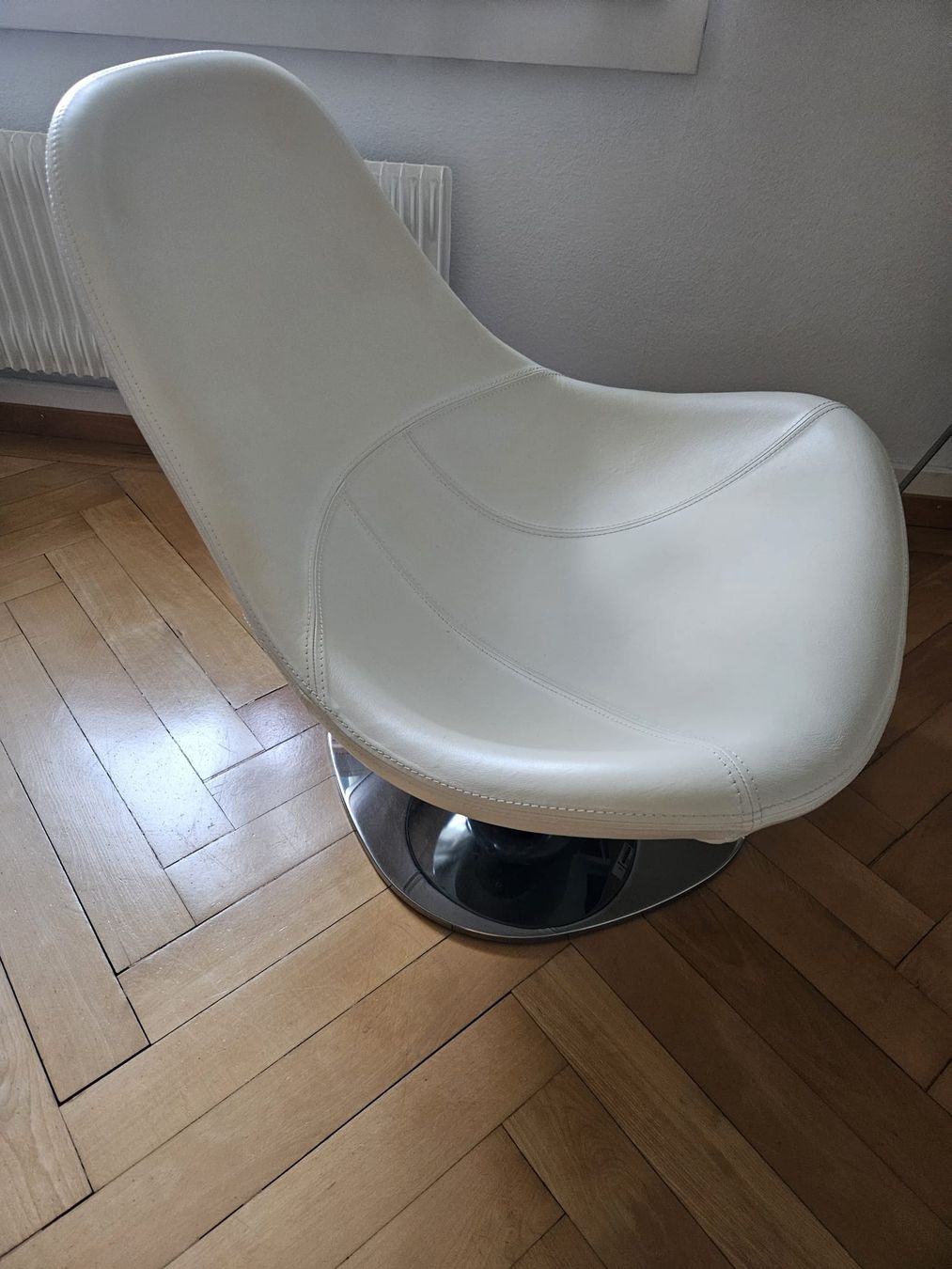Ikea Poltrone: Eleganter Weisser Drehsessel - Kunstleder – Usato da Zürich venduto da Lor_kcq8 1