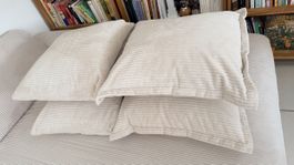 Set mit 4 Kissen für Sofa / Sessel / Bett