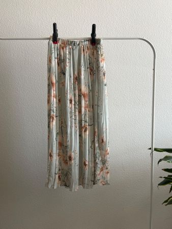 langer Rock mit Blumenmuster
