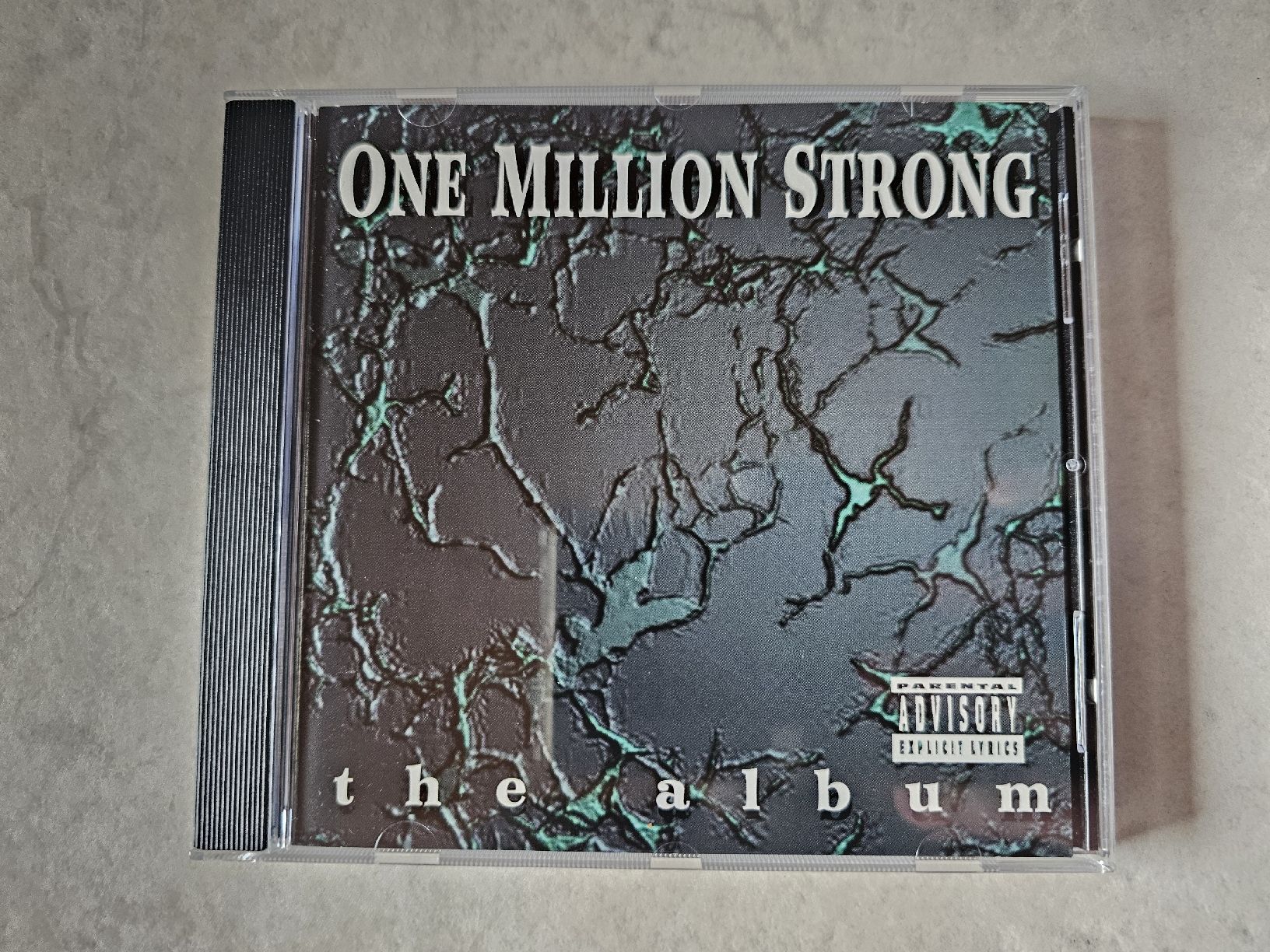 CD: One Million Strong  -  The Album – Usato da Schneisingen venduto da backstore24