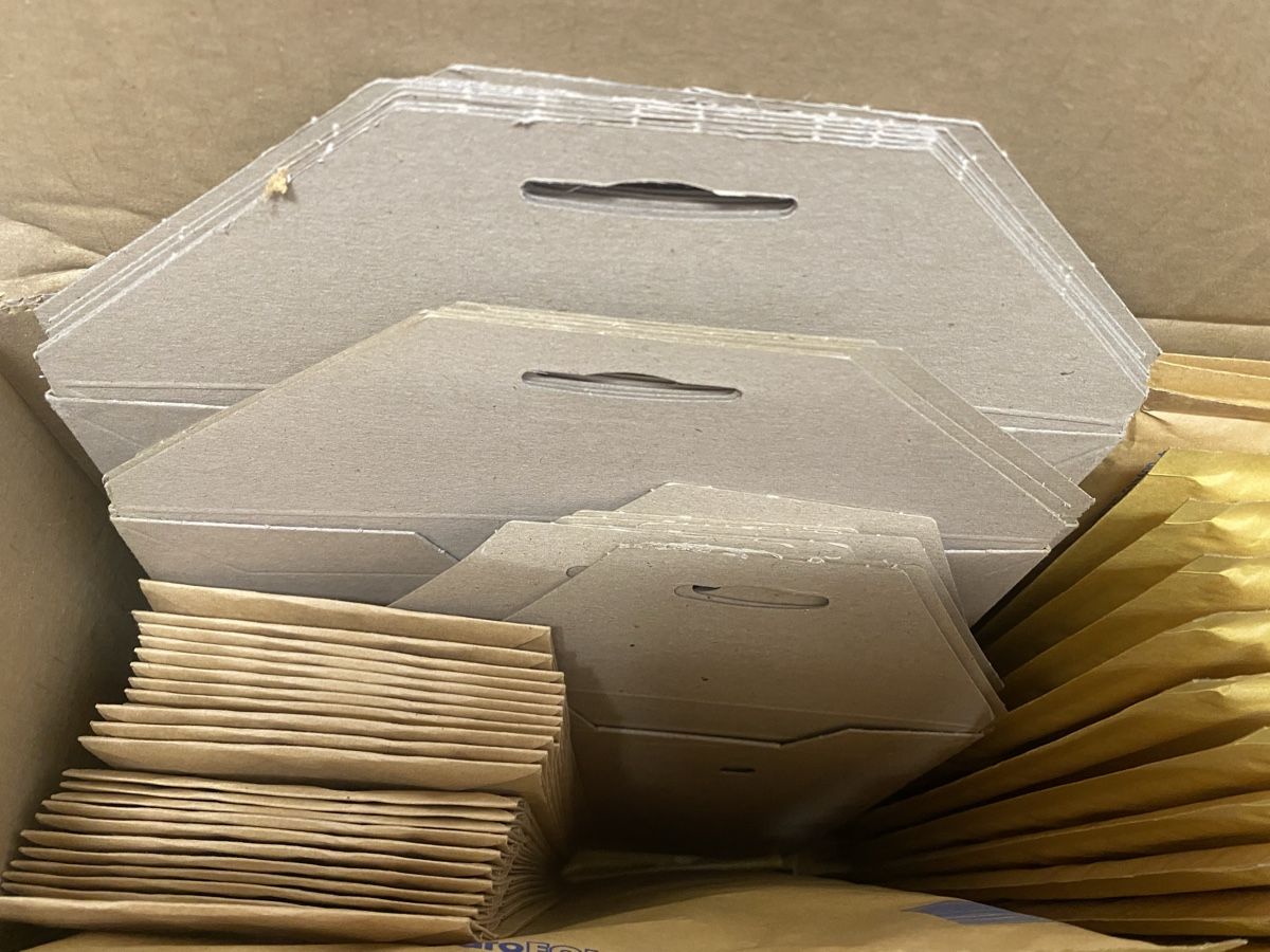Buste & buste per spedizione: Briefe gepolstert NEU 35x25cm – Nuovo (secondo la descrizione) da Seewen SZ venduto da shaky01 3