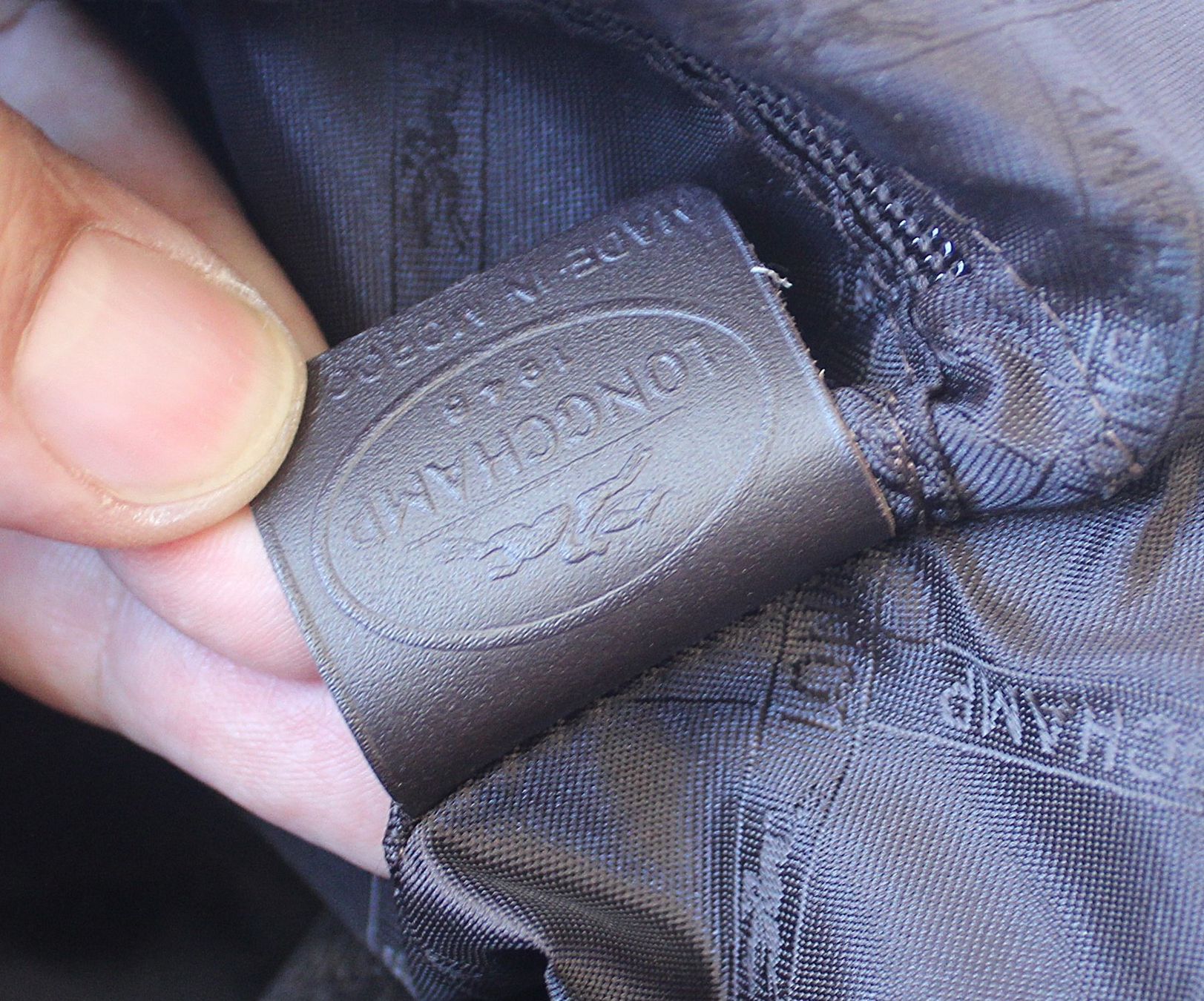 Longchamp Taschen für Damen: Vintage dunkelbraune Longchamp Paris Ledertasche – Gebraucht aus Zürich von Auctionata 4