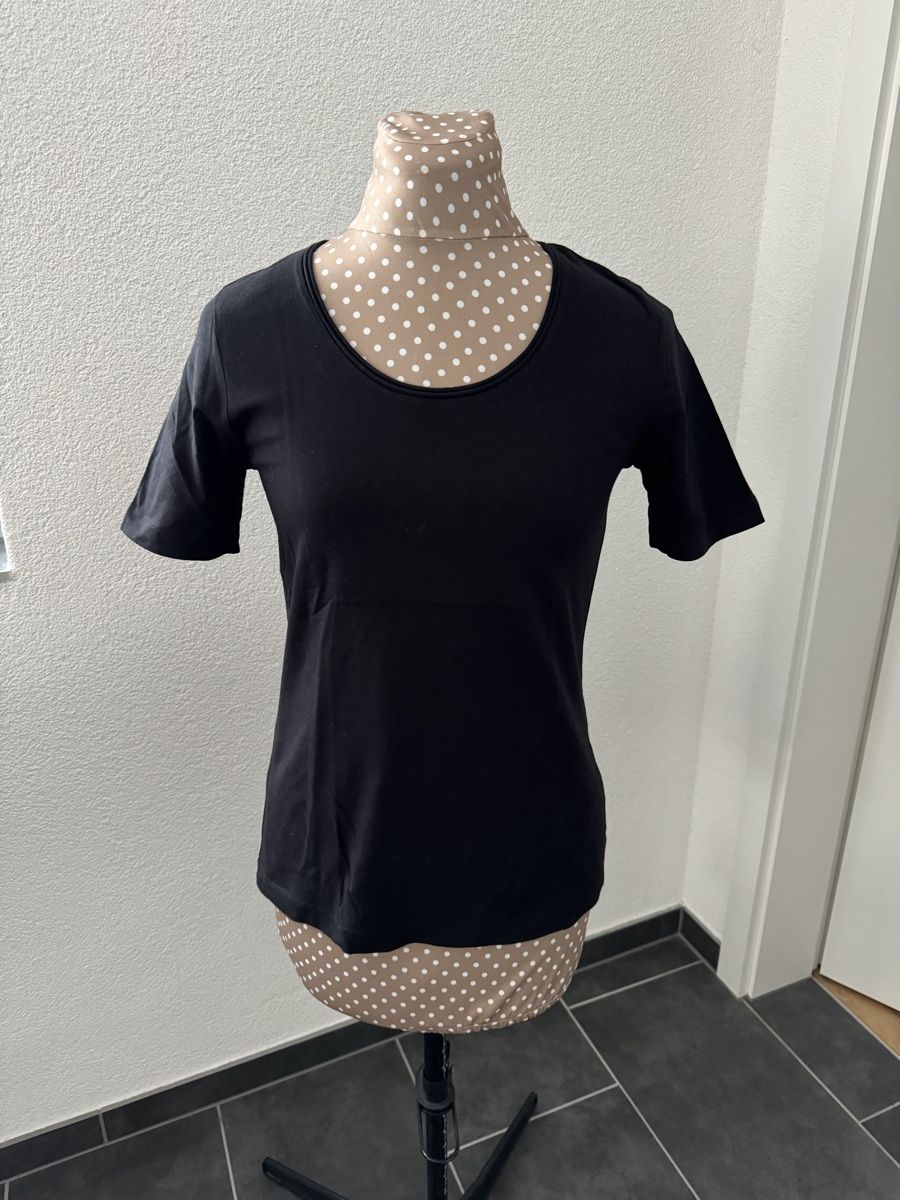 S.Oliver T-Shirts: Schwarzes s.Oliver T-Shirt, Grösse 34 – Gebraucht aus Frick von Cirilla 2