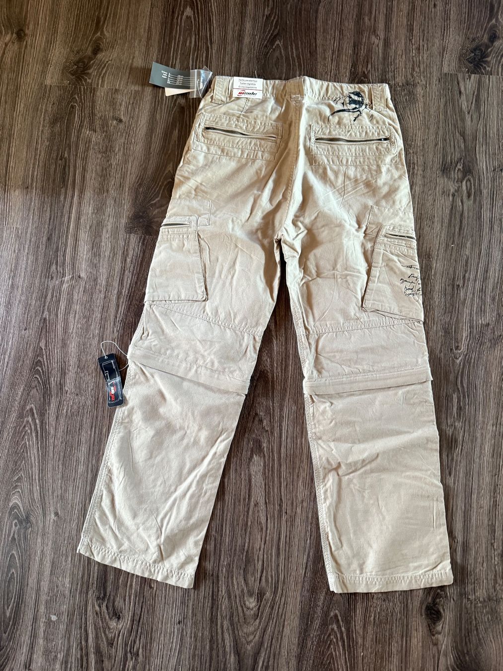 Hosen: Pantalon / short randonnée 152 NEUF – Gebraucht aus Chermignon-Bas von mioumiou35 1