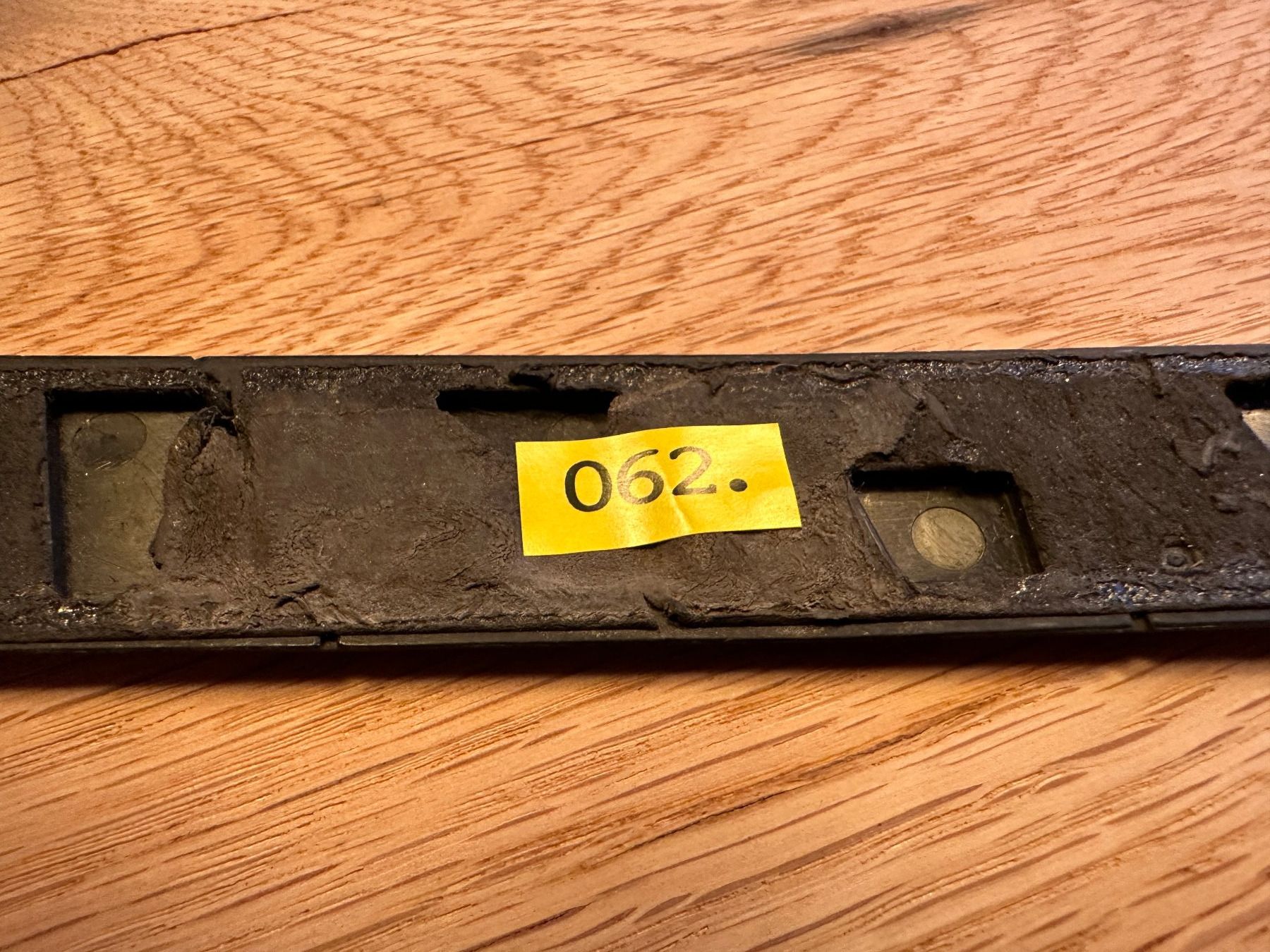 Volkswagen Tutti pezzi di ricambio auto: VW Golf GTI Emblem – Usato da Alpnachstad venduto da Rucksack10 1