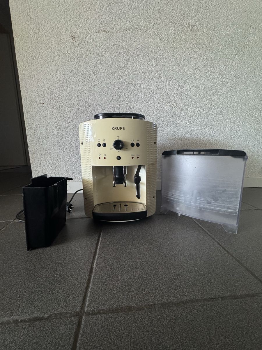 Krups Macchine per caffè & Macchine per espresso: Machine à café à grains KRUPS – Difettoso da Bulle venduto da michaelalmeida01