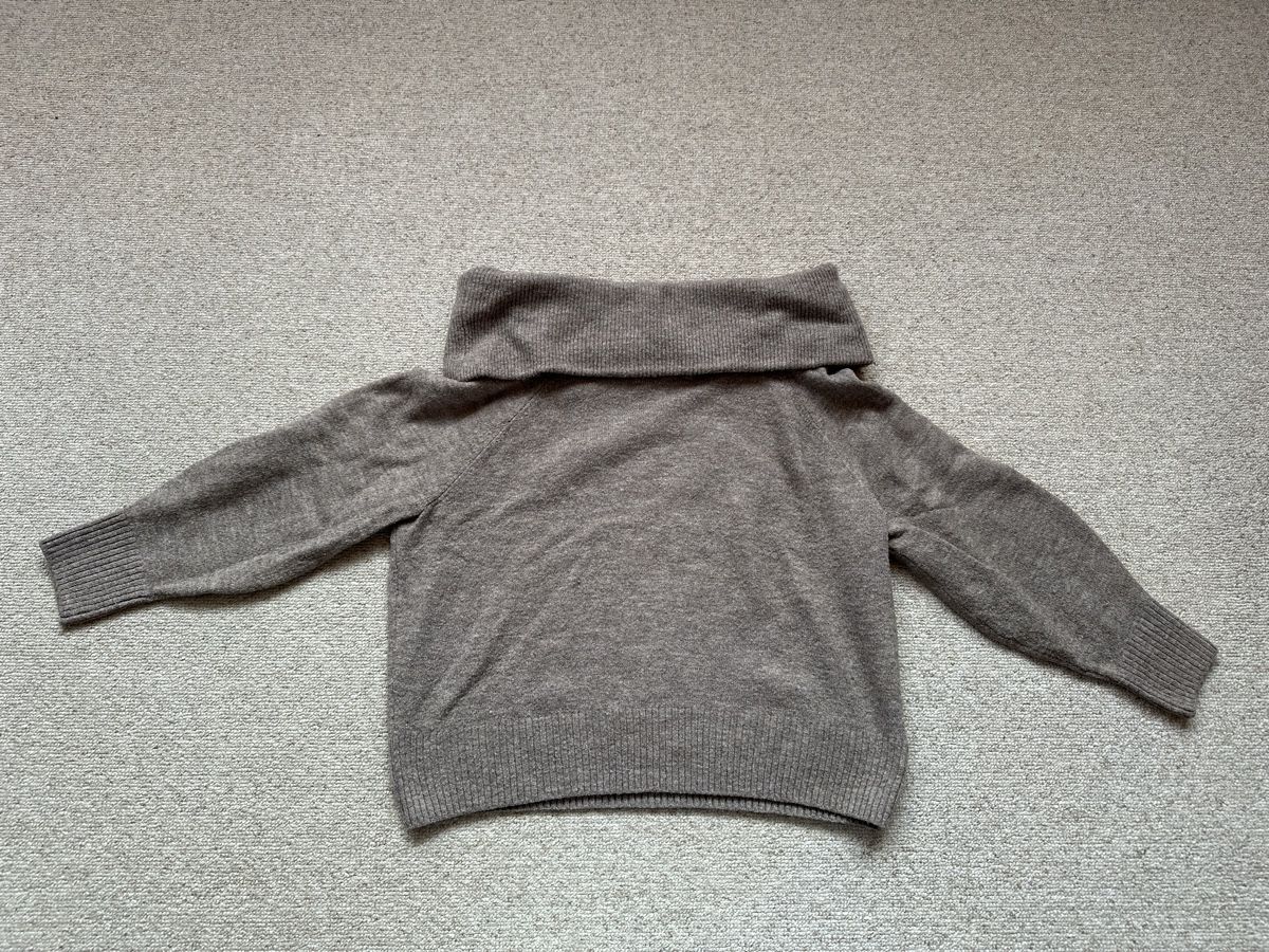 H&M Pullover & Sweatshirts: H&M Strickpullover mit Rollkragen grau braun Grösse S – Gebraucht aus Buchs AG von Dasmusstduhaben