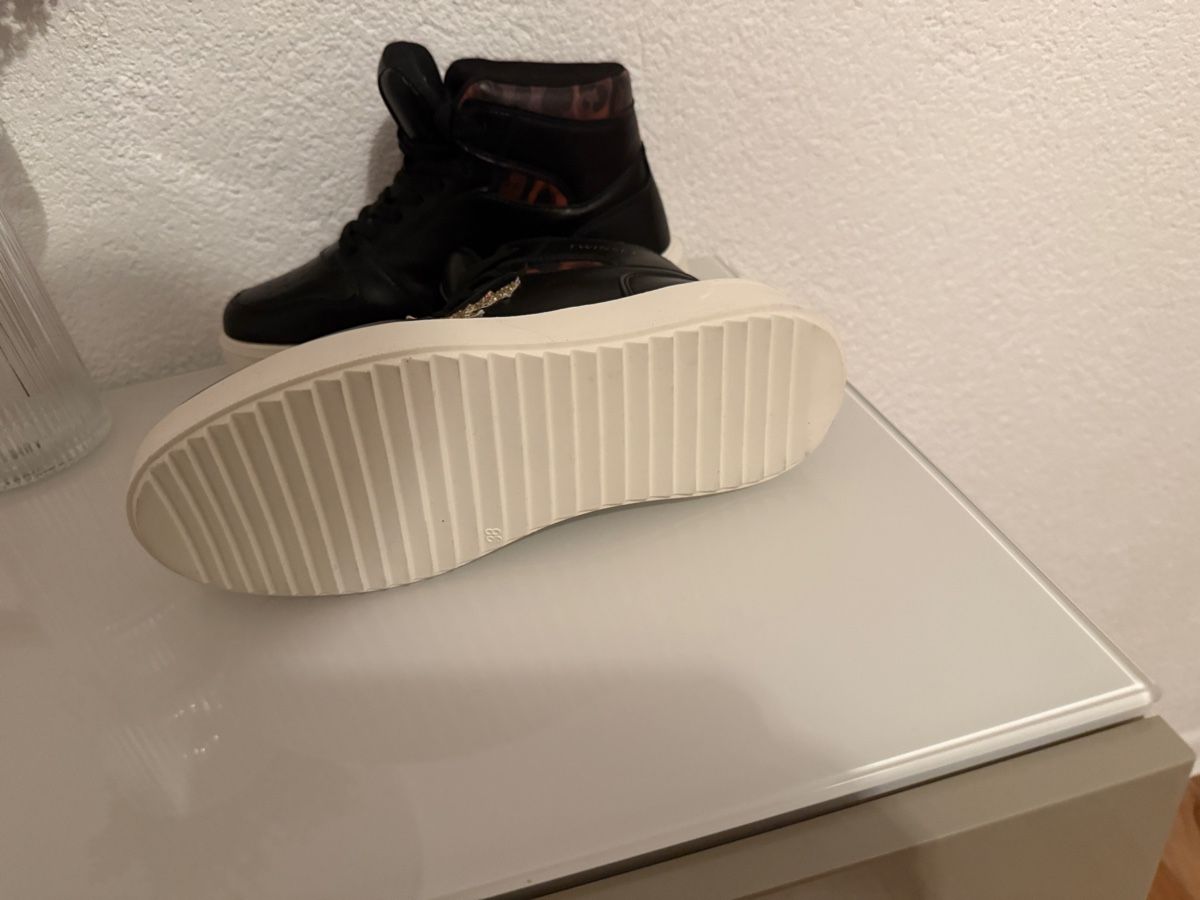 Twinset Scarpe da donna: TWINSET Sneaker, Gr. 38, ungetragen – Nuovo e nell'imballaggio originale da Niederglatt ZH venduto da neunzehn82 1