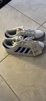 neue adidas-Turnschuhe