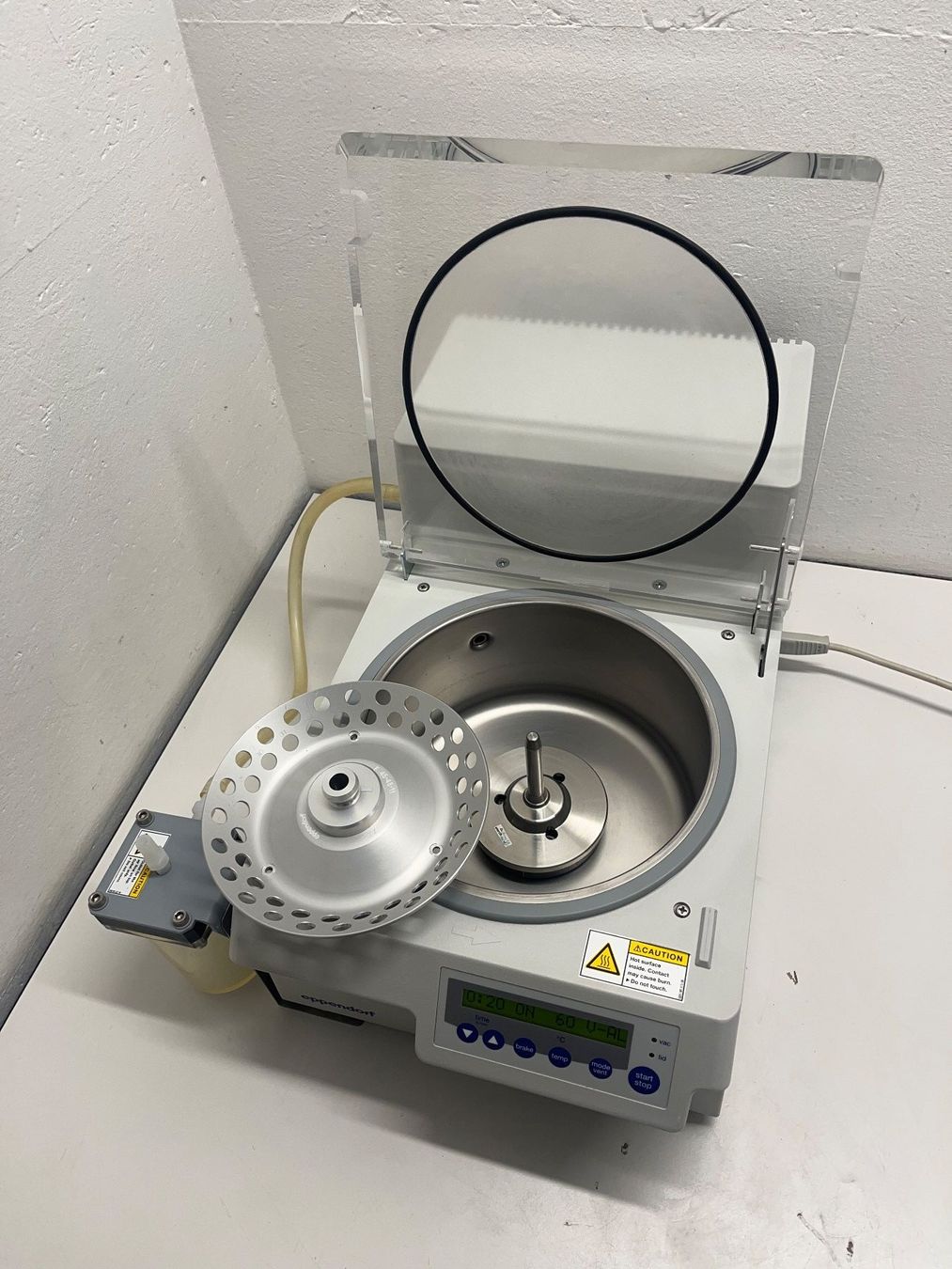 Laborzubehör: Eppendorf Concentrator Plus – Gebraucht aus Niederdorf von LeptonAG_Labor 7