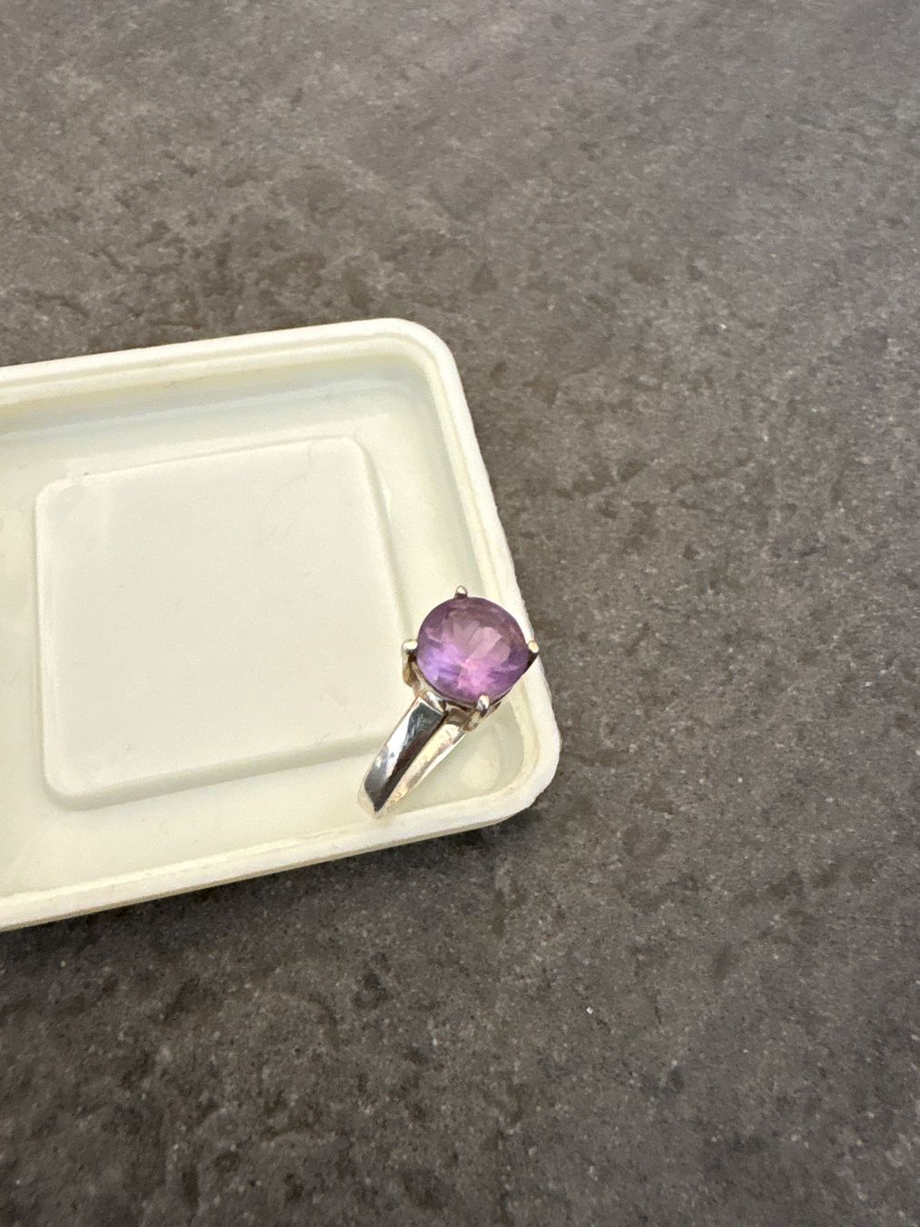 Anelli: Silberring mit Amethyst Grösse 51 – Usato da Pfäffikon ZH venduto da Sil-Vany 1