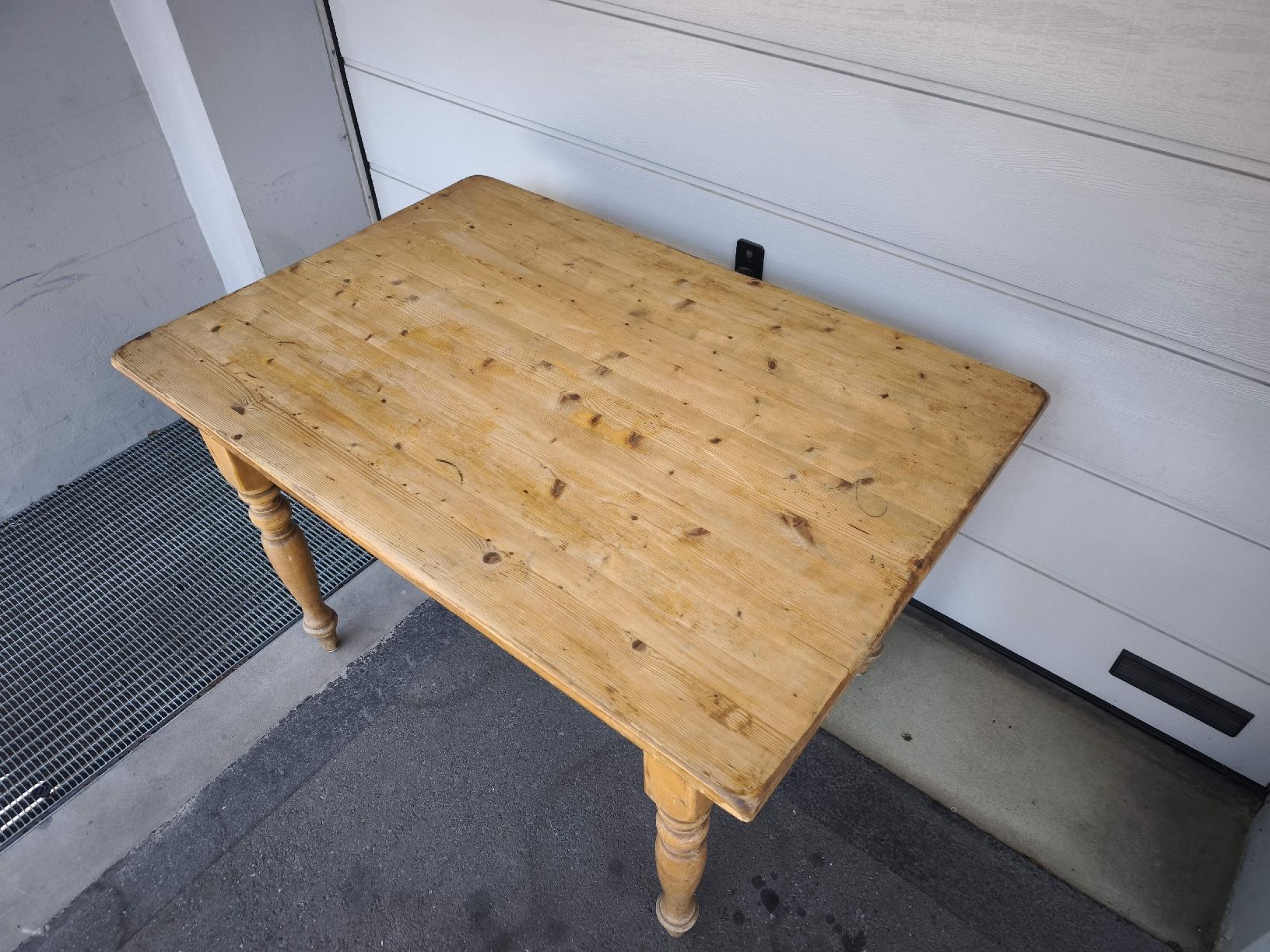 Tavoli: Hübscher Esstisch aus Holz – Usato da Winterthur venduto da Olaf4weiss 3