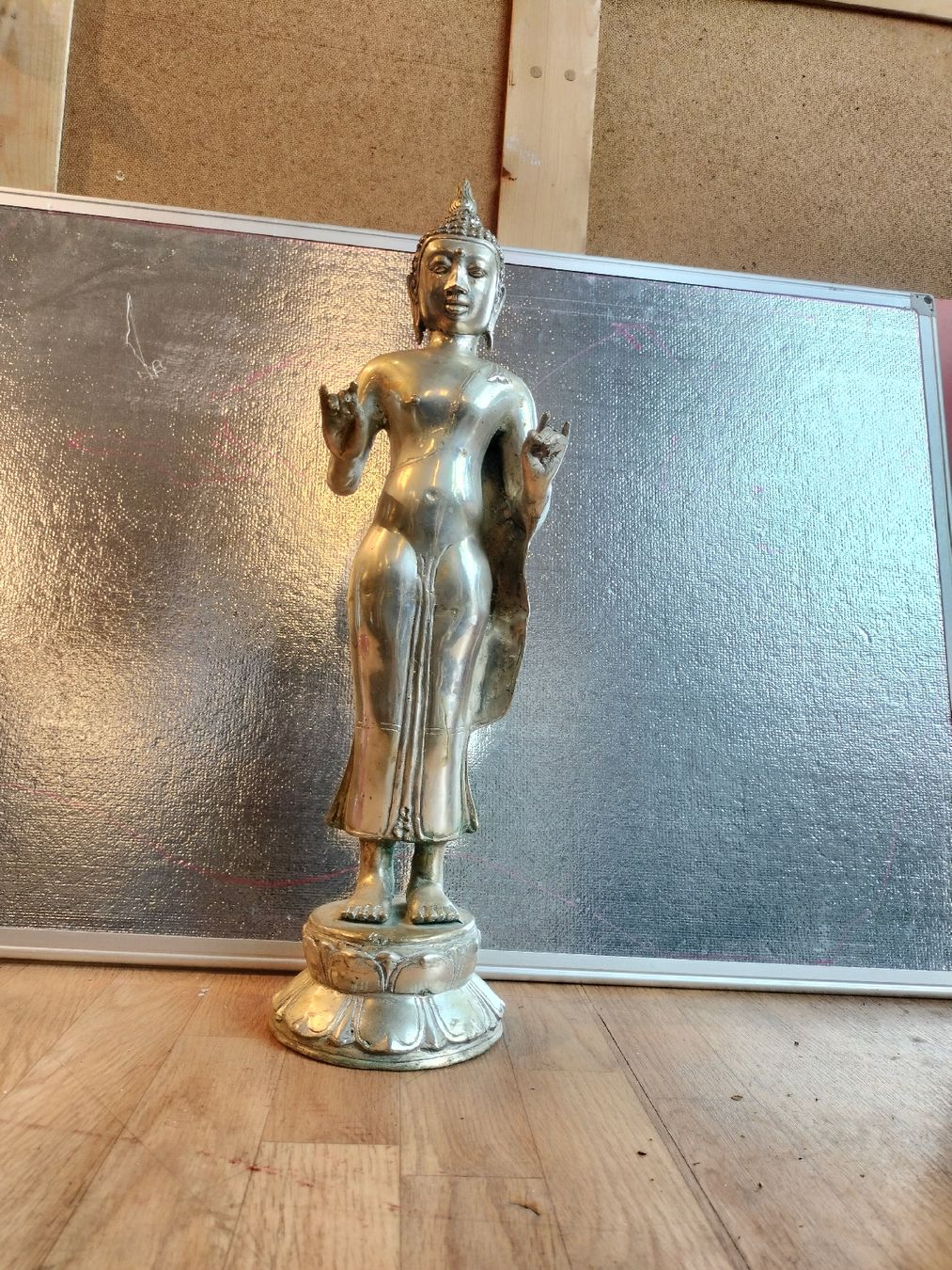 Figuren: Standing Buddha statue – Gebraucht aus Zwingen von inf_2blh