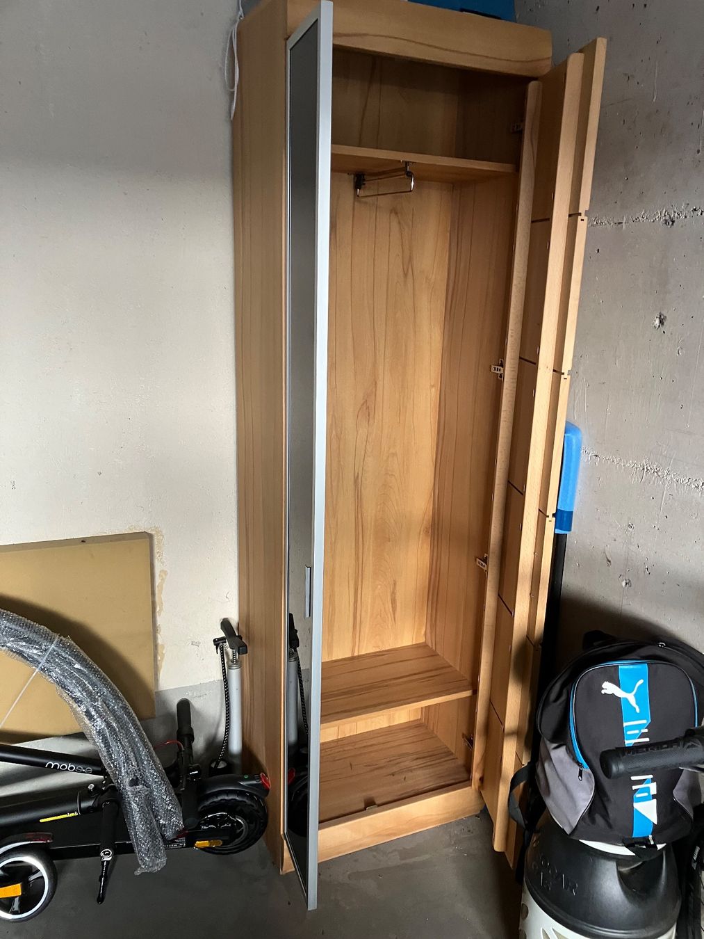 Guardaroba: Massiver Garderobenschrank – Usato da Riken AG venduto da fle_h6d7 1