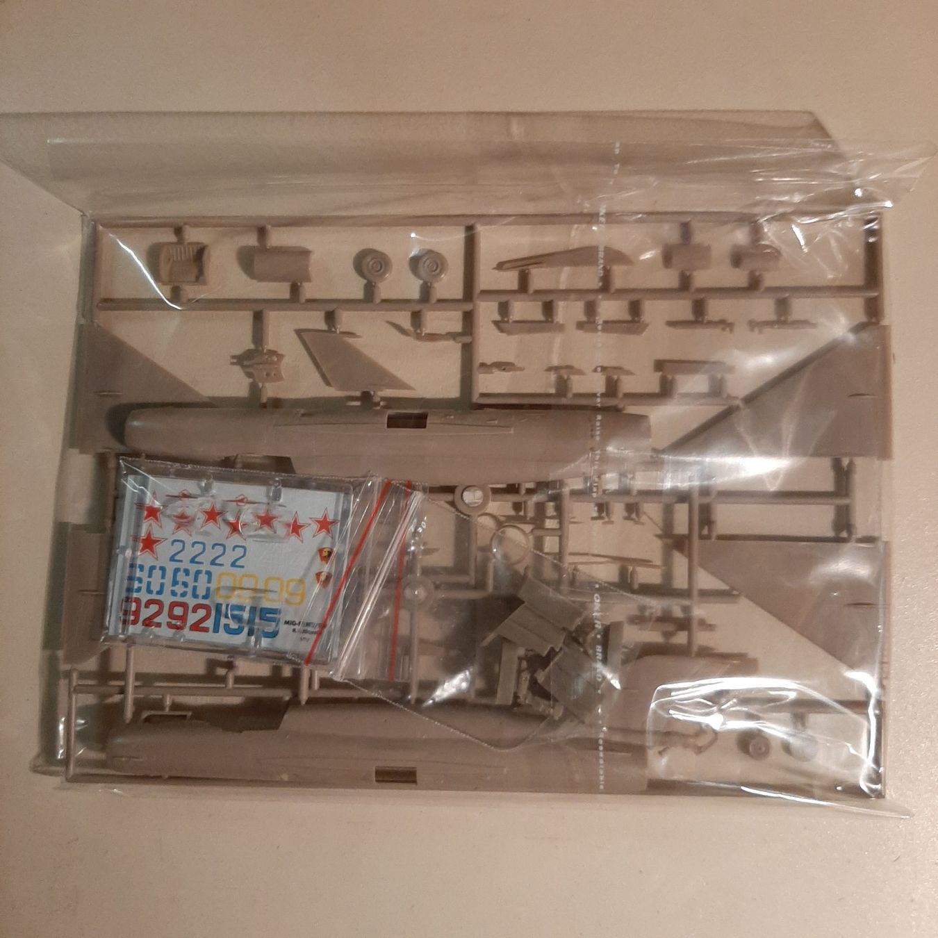 Kit di modellismo & Modellini statici: 2284 ... MIG-21 SMT ... RV 72030 – Nuovo (secondo la descrizione) da Bonstetten venduto da Benibanny59 3
