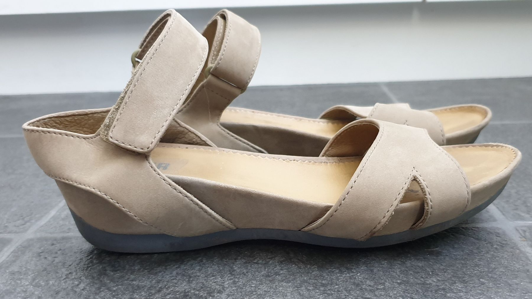 Camper Scarpe da donna: Sandalen von Camper – Usato da Basel venduto da Luzora