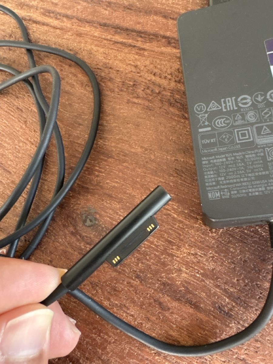 Microsoft Caricabatterie: Microsoft Surface Netzteil mit Kabel – Usato da Winkel venduto da Pauder 2