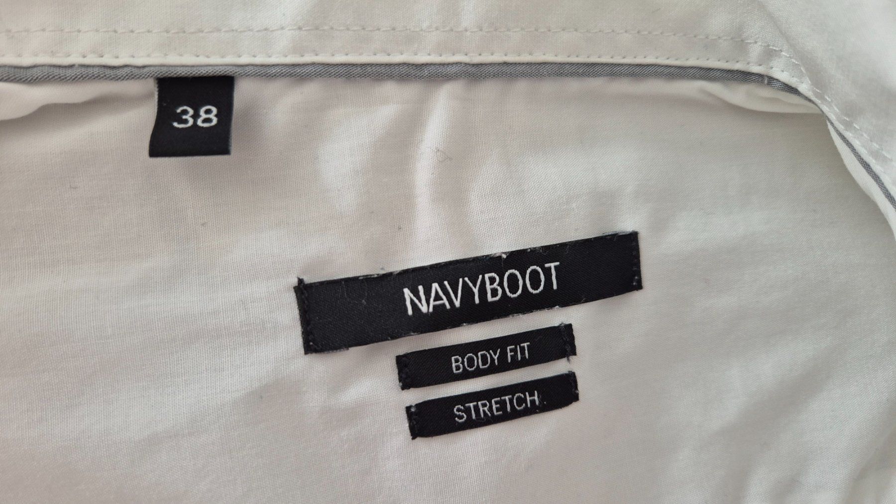 Navyboot Camicie: Herren Hemd NAVYBOOT Body Fit Grösse 38 Stretch – Usato da Wängi venduto da Maur1 2