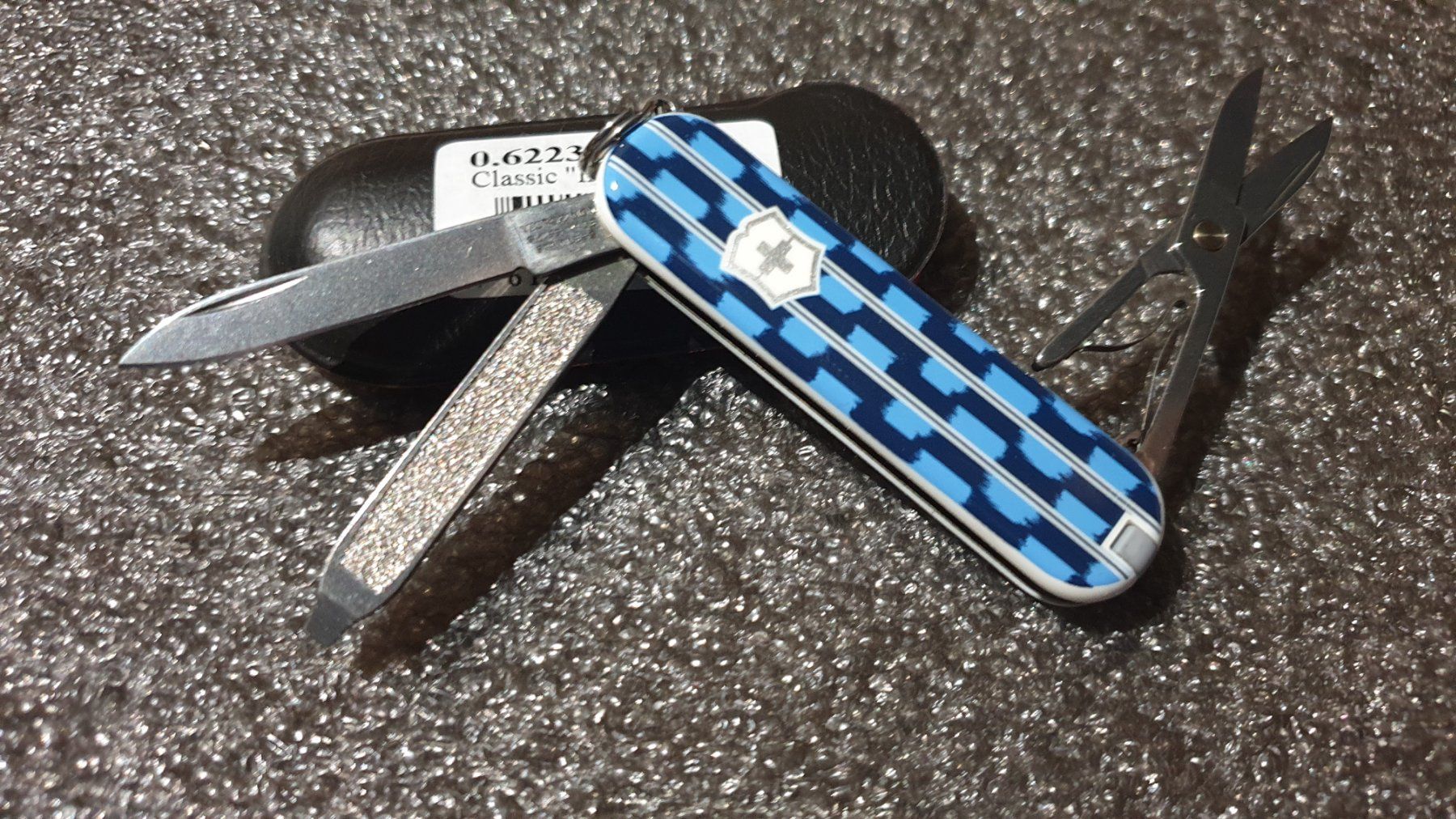 Victorinox Coltelli tascabile: Victorinox Classic Edition 2010 INTERTRACK Sackmesser – Nuovo (secondo la descrizione) da Val D Illiez venduto da SnowRoof 2