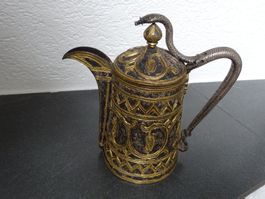 Kleopatra Dallah Krug Schlange Mokka