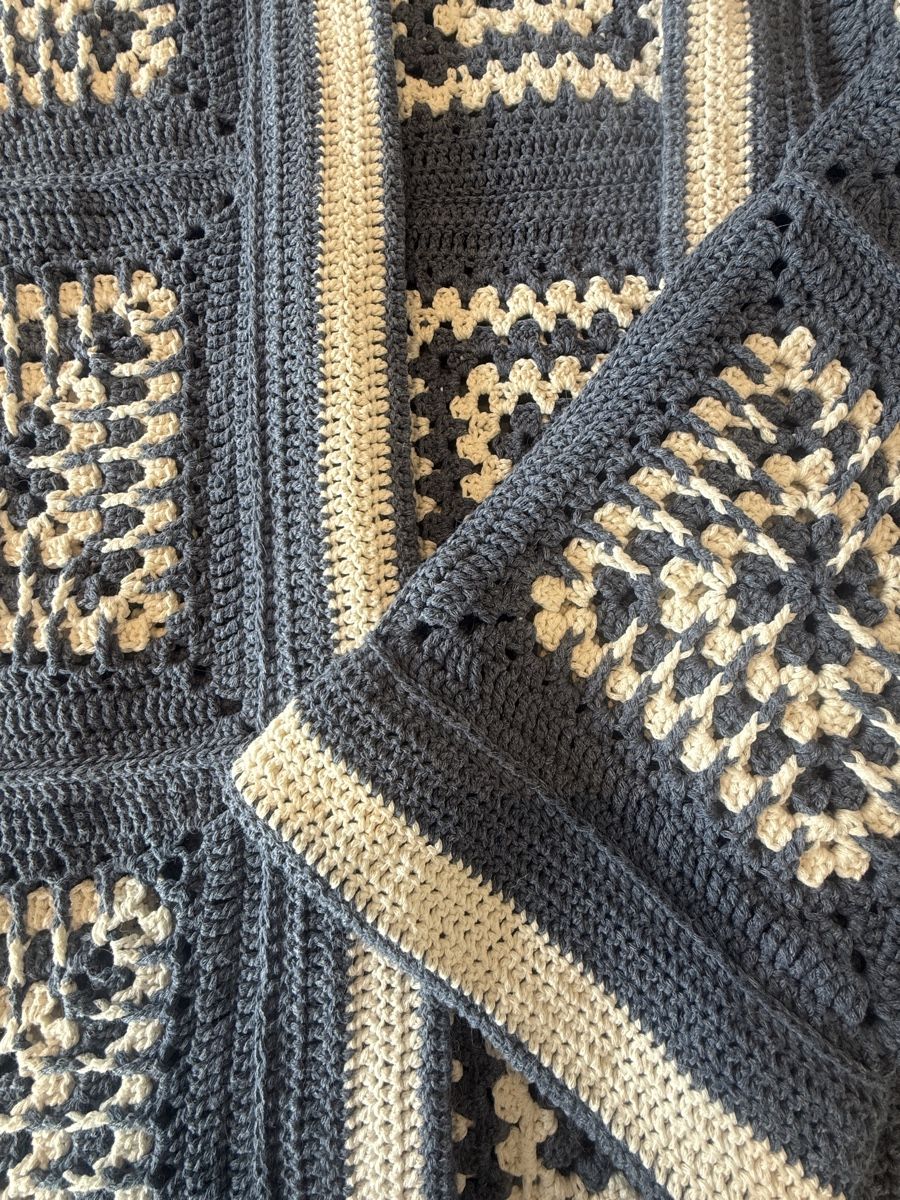 Giacche: Gehäkelte Granny Square Jacke, Cardigan – Nuovo (secondo la descrizione) da Adligenswil venduto da Esthee 3
