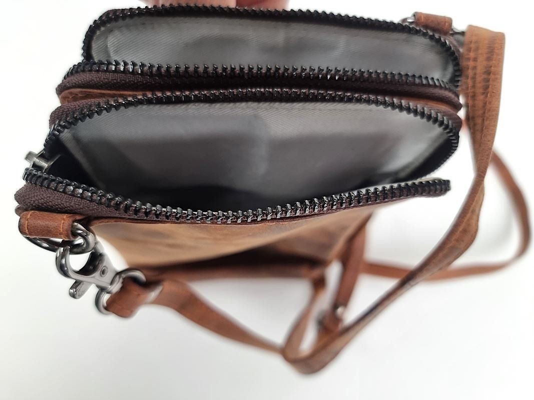 Taschen: Ledertasche – Gebraucht aus Urtenen-Schönbühl von Restwert_Schoenbuehl 6