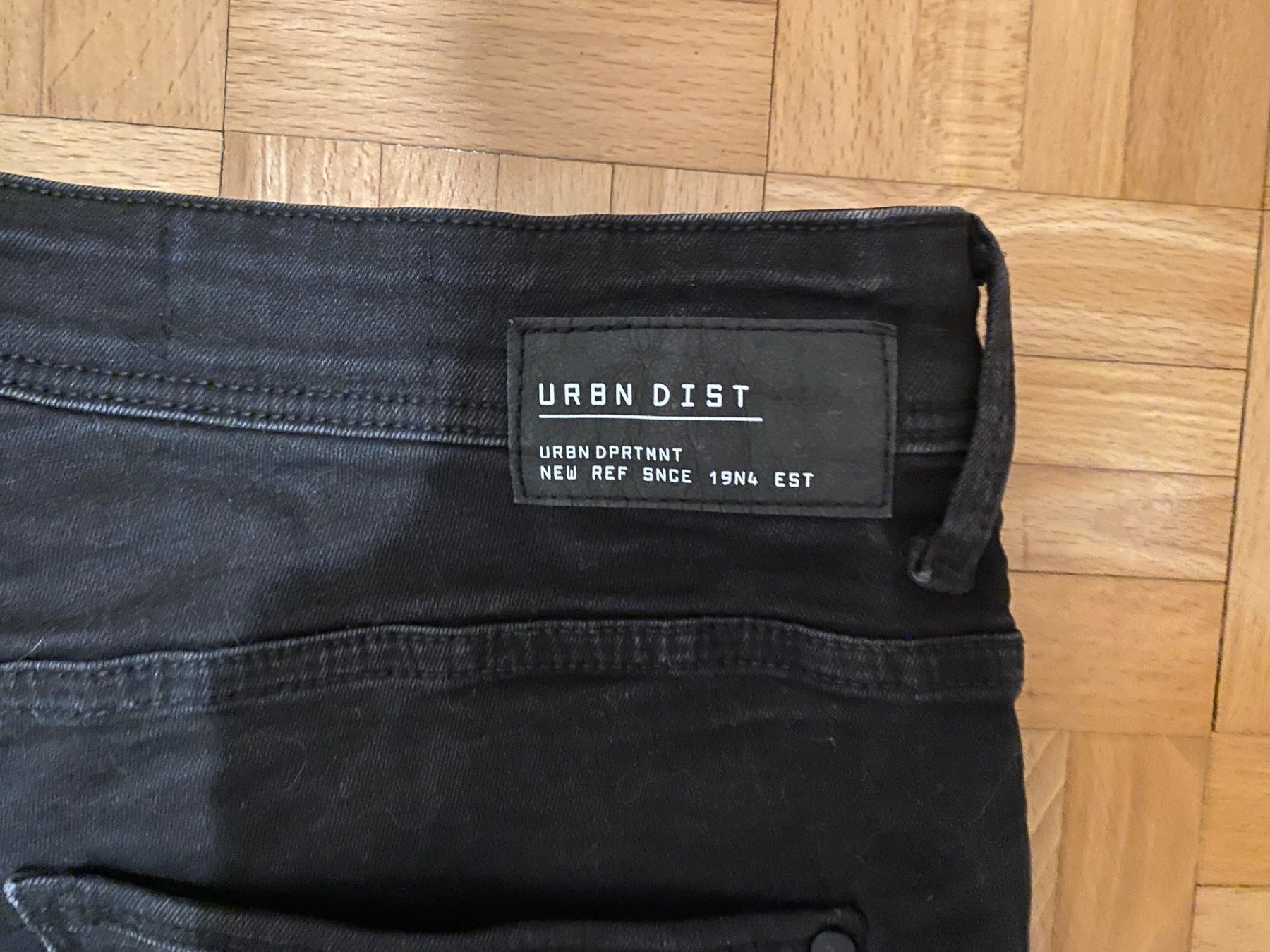 C&A Pantalons: Kurze Hose schwarz, Grösse 36 C&A – D'occasion à Zürich par Wim-Broccoli 4