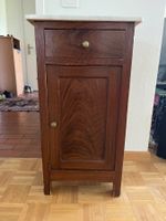 Grossmutters Nachttischschrank