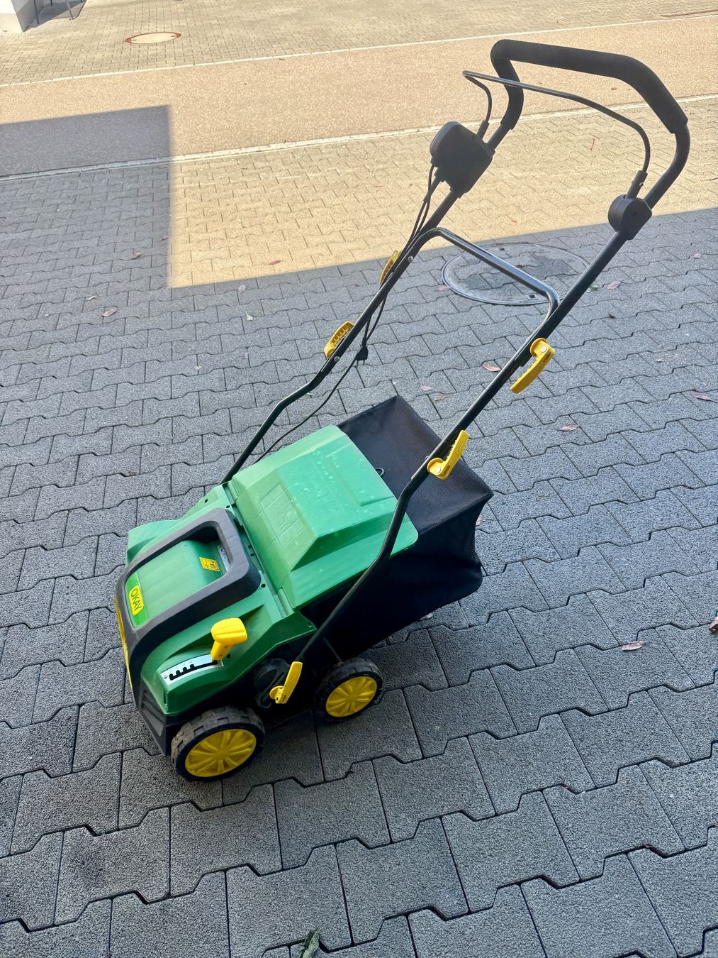 Attrezzi per la lavorazione del suolo: Vertikutierer Okay Elektro – Usato da Reichenburg venduto da bibo222 2