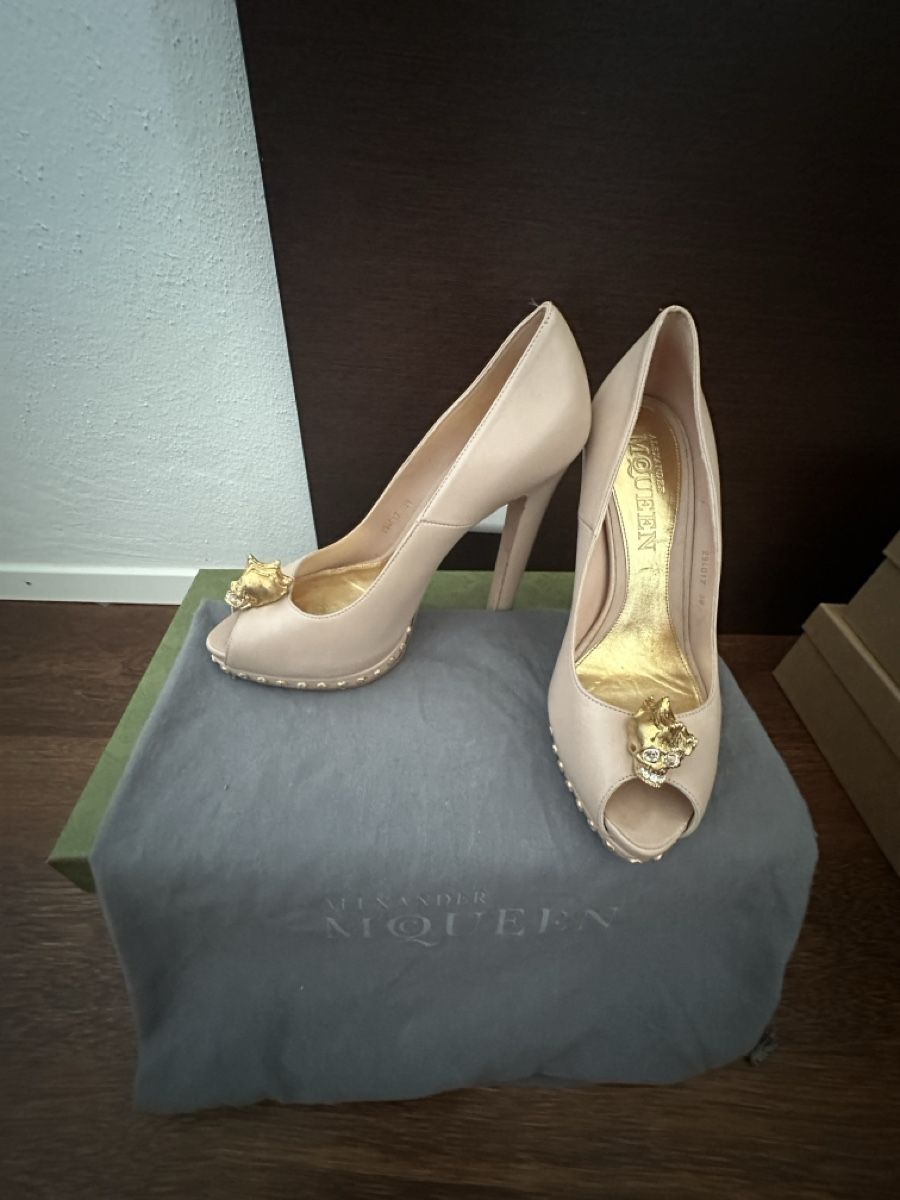 Alexander Mcqueen Scarpe da uomo: Schicke Mcqueen Pumps Gr. 39 – Usato da Jonen venduto da dibbern