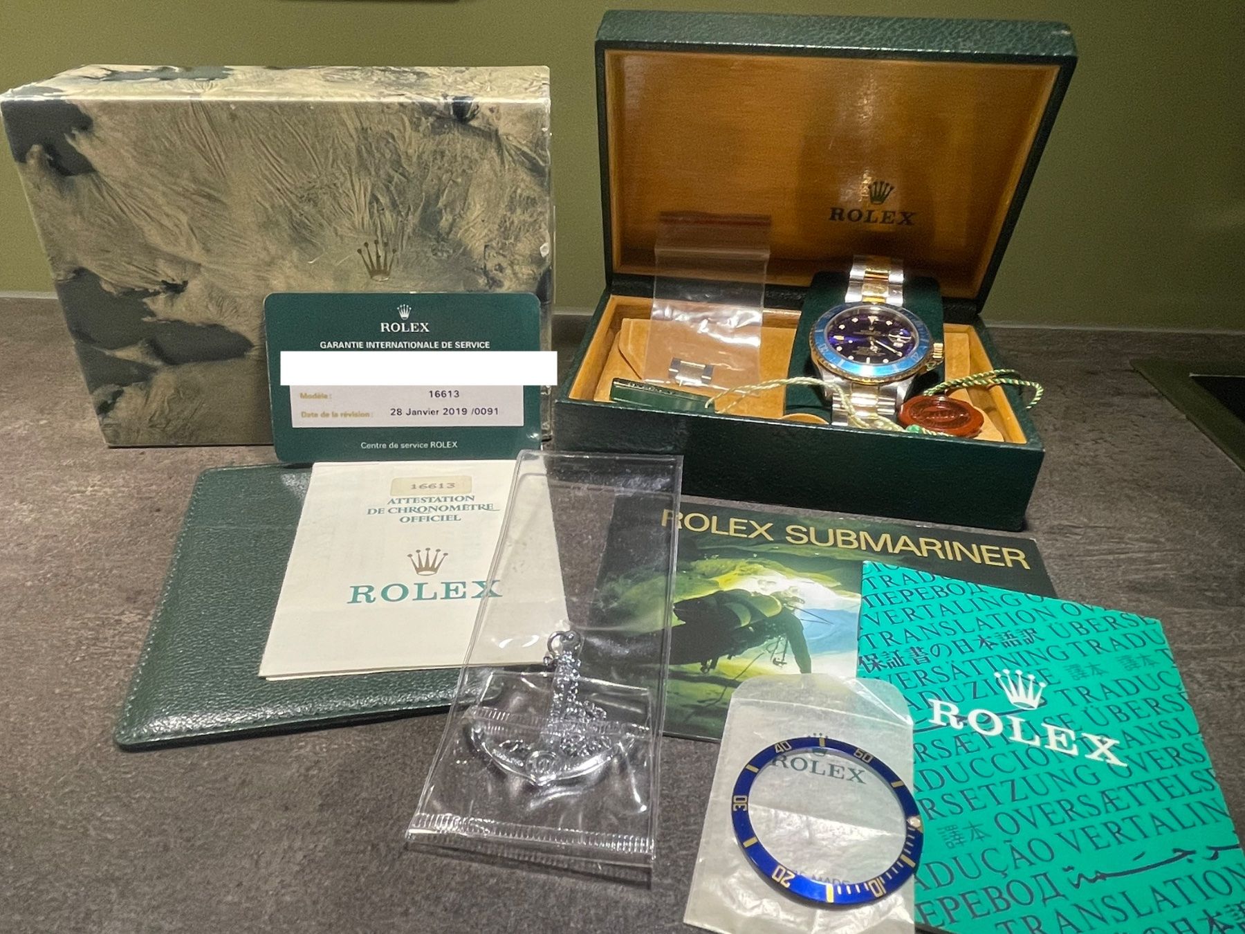 Rolex Orologi: Rolex Submariner Date 1992 Purple Dial – Usato da Basel venduto da Exceptnotes