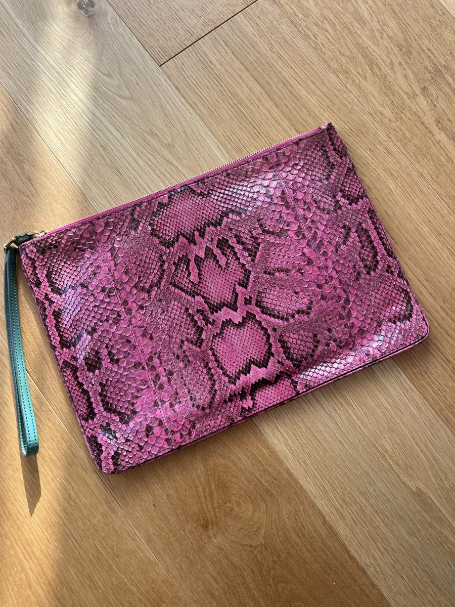 Dolce & Gabbana Borse: Dolce & Gabbana pochette rose zippée en python – Usato da Lutry venduto da roxypoxy 2