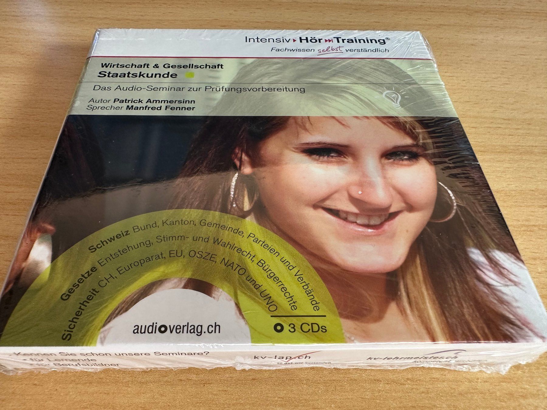 Audiolibri: Intensiv Hör Training - Staatskunde - 4 CD – Nuovo e nell'imballaggio originale da Rikon im Tösstal venduto da Alpenmutz