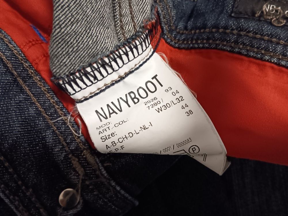 Navyboot Jeans: Jeans NAVYBOOT CLASSIC FIT  Taille / Grosse W30 L32.... – Usato da Cossonay-ville venduto da Super-Price-Quality 5