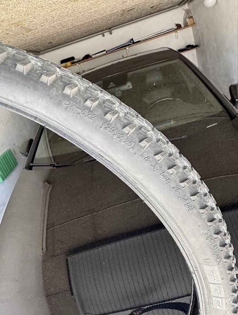 Pièces détachées: Reifen schwalbe 67-622 29x2.25 – D'occasion à Pfäffikon ZH par jekaaxx 2