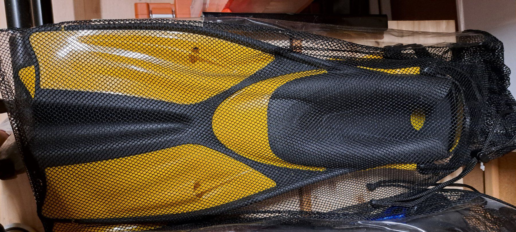 Pinne, Maschere & Boccagli: 2 Paar Schwimmflossen – Usato da Urdorf venduto da Canyamel1 3