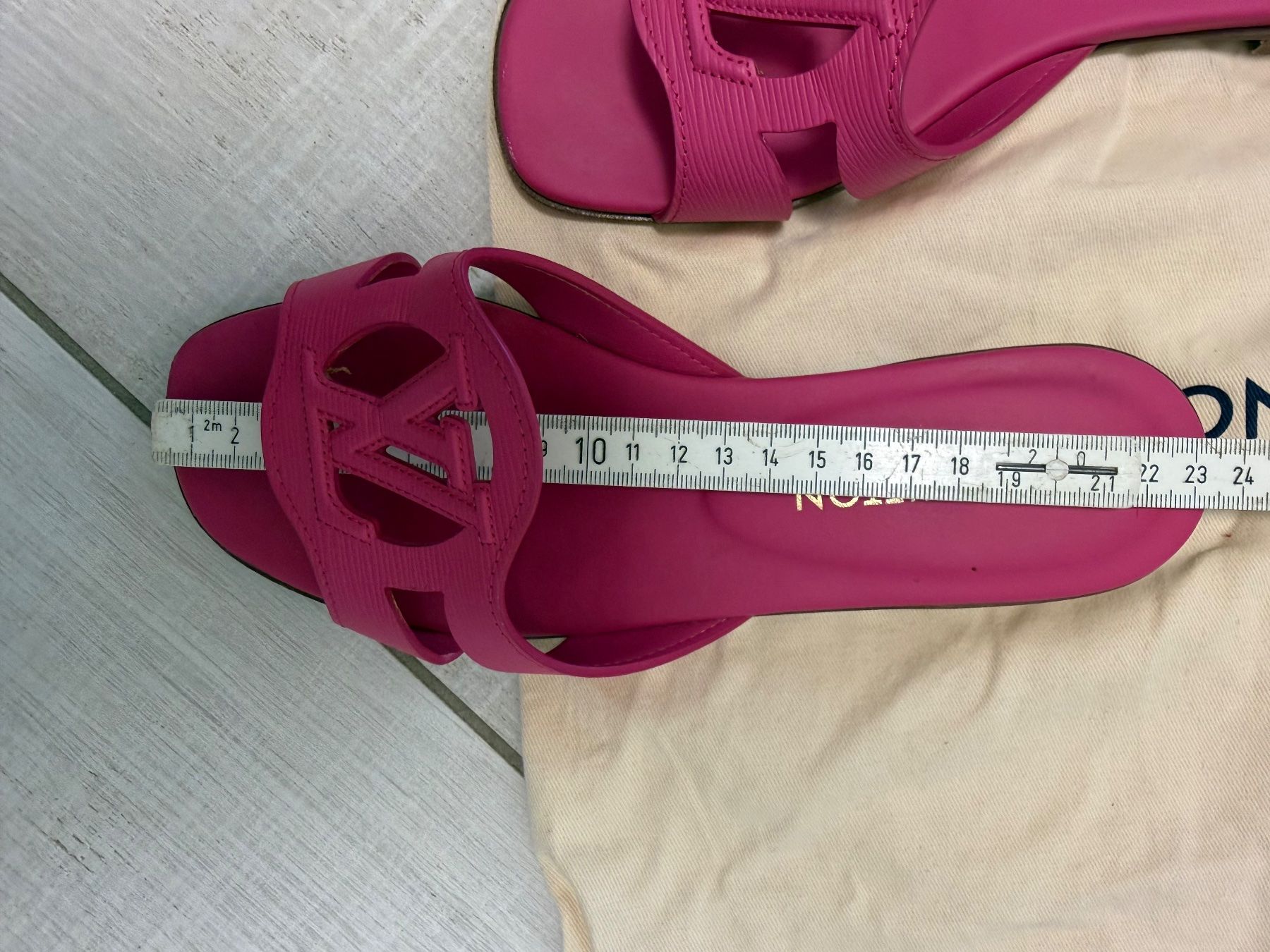 Louis Vuitton Scarpe da donna: Mules plates LOUIS VUITTON Isola 36.5 – Usato da RICHTERSWIL venduto da mftjt63 7