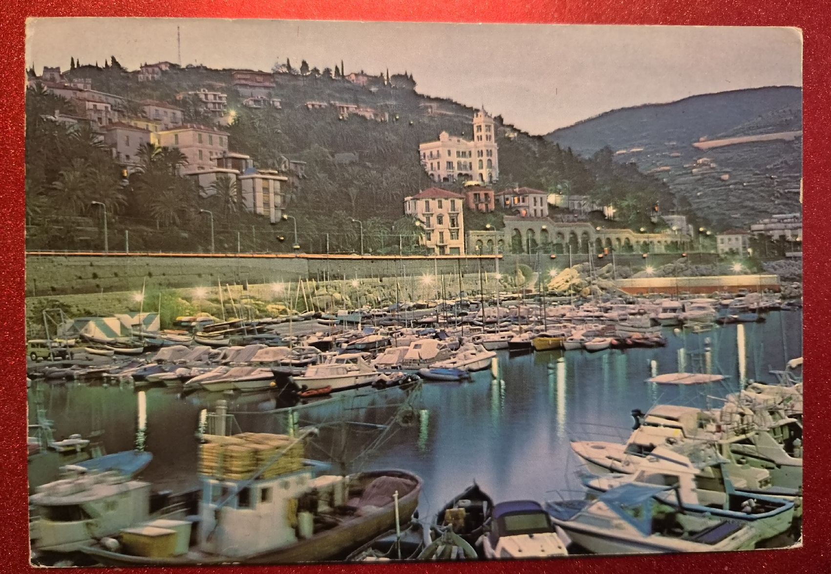 Cartoline postali: Bordighera Der Hafen nächtlich 1983 – Usato da Melchnau venduto da Arthurius