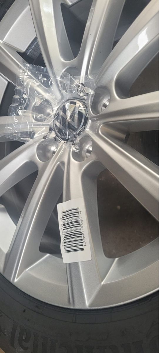 Pneus & Roues: VW Winterkompletträder – Neuf avec emballage d'origine à Muttenz par Saiyajin96 1