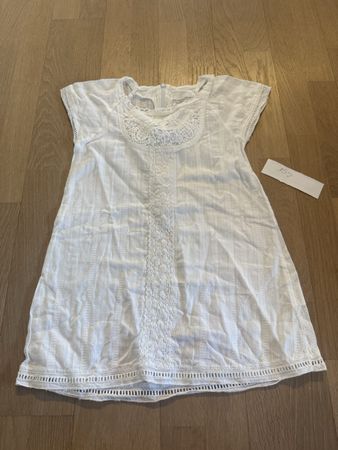 Sommerliches, weisses lang shirt mit Spitze, Grösse 158/164