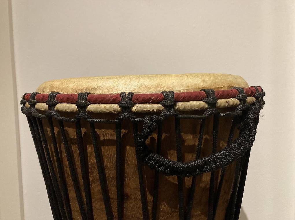 Musikinstrumente: Djembe H 64cm- D 31cm – Gebraucht aus Boudry von jack067 1
