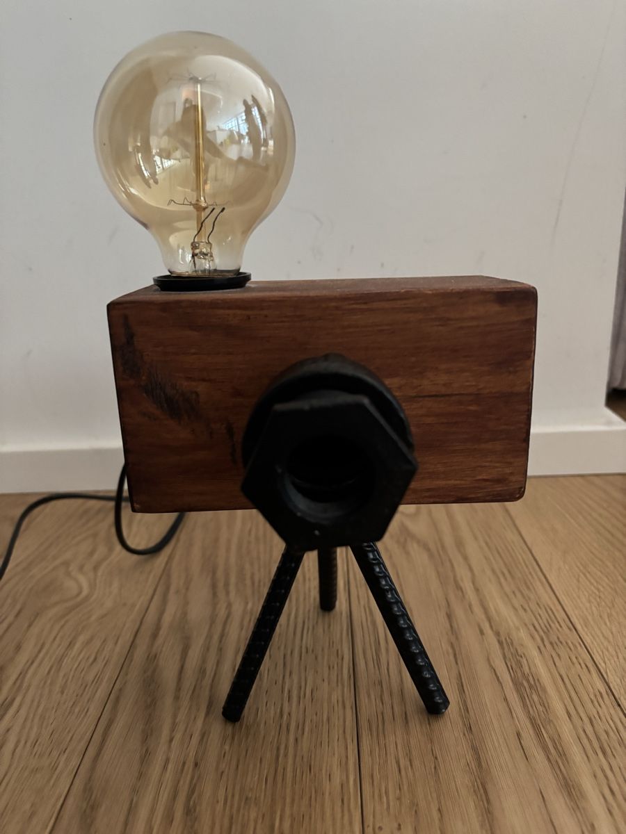 Lampade: Tischlampe Kamera Stativ Holz – Usato da Horgen venduto da tha_h6cv 1