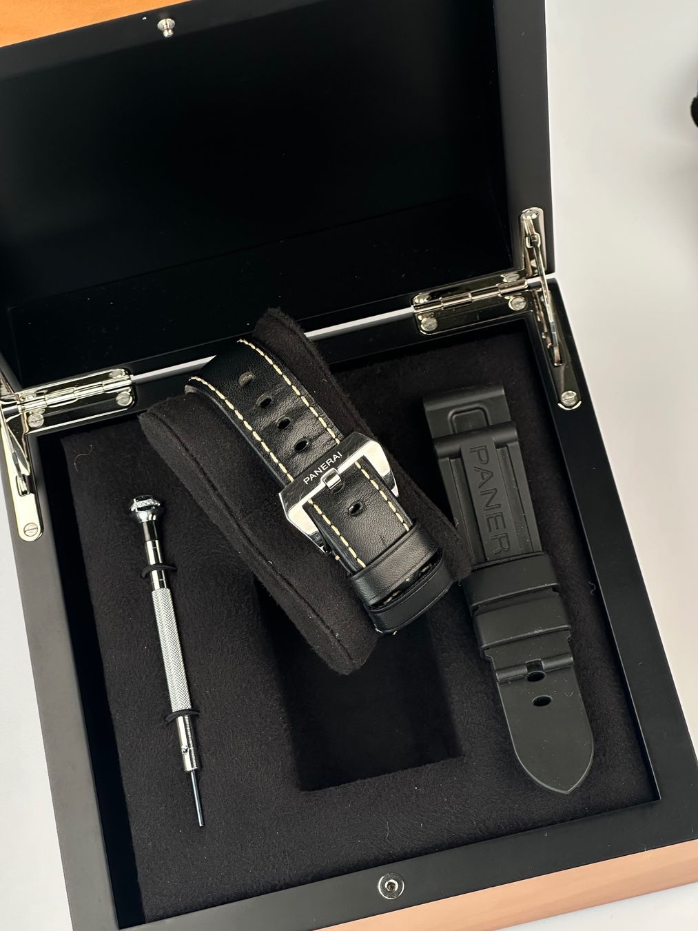 Panerai Orologi: Panerai Luminor Base 8 Days Ref. PAM00560 im Fullset – Usato da St. Gallen venduto da TrokulWatches 2