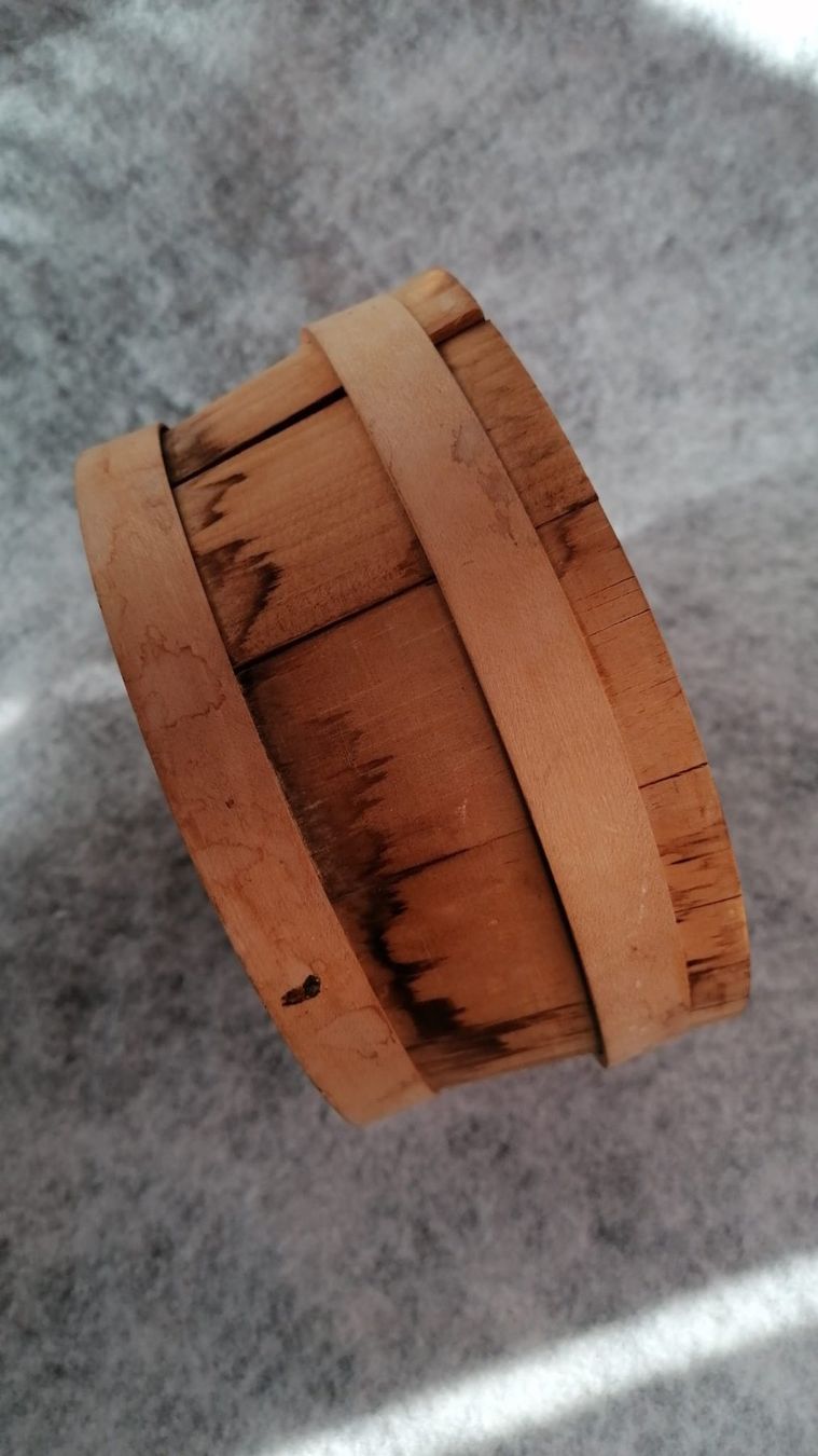 Tutte le decorazioni: kleiner antiker Holztopf – Usato da Grächen venduto da Hel7890 1