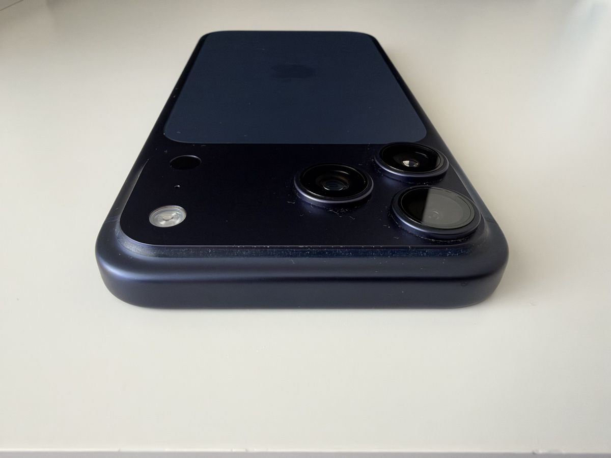 Apple Telefoni cellulari / Smartphones: iPhone 17 Pro Max 256GB Deep Blue – Usato da Le Grand-Saconnex venduto da bat_z7db 6