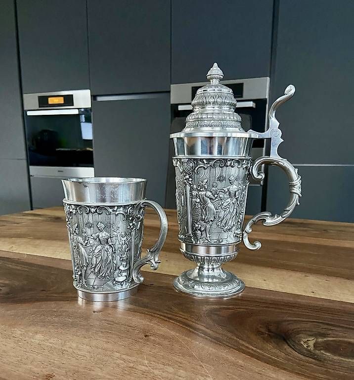 Karaffen: Wunderschönes Zinn-Set / Krug und Becher – Gebraucht aus Herrliberg von Kat_s2dn