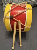 Kinderspielzeug Trommel mit Schlägeln, Frühlingsfest Spass!