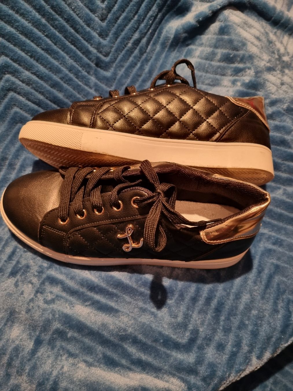 Scarpe da donna: sneaker  – Usato da Aesch BL venduto da mutti04