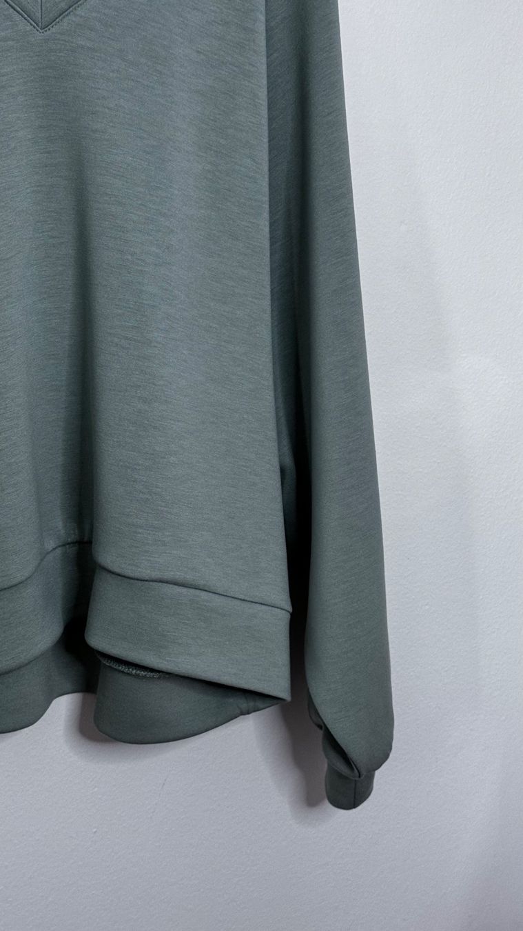 Maglioni & Felpe: Sweatshirt mit V-Ausschnitt – Nuovo (secondo la descrizione) da Mörschwil venduto da Mirka019 5